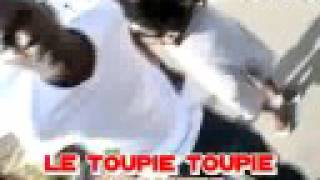 LE TOUPIE TOUPIE  ARRIVE/ LUNDI 18 AOUT SUR AFRICA N1 A 9H45 SUR 107FM
