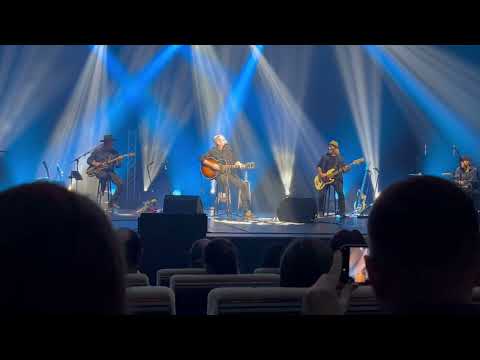 Garou - Hey Jude (Prague 2023-10-31)