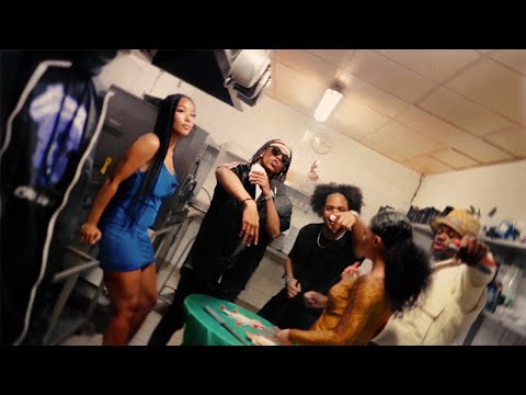 Megaski - Full Gucc* feat Popey (Clip officiel)