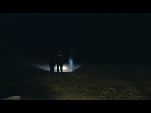 Itsetuhoinen alaikäinen tyttö karkaa kotoa - Poliisit Raasepori