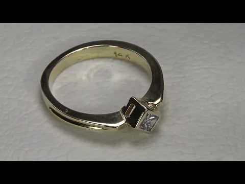 0.25ct Princess Diamond yellow Ring