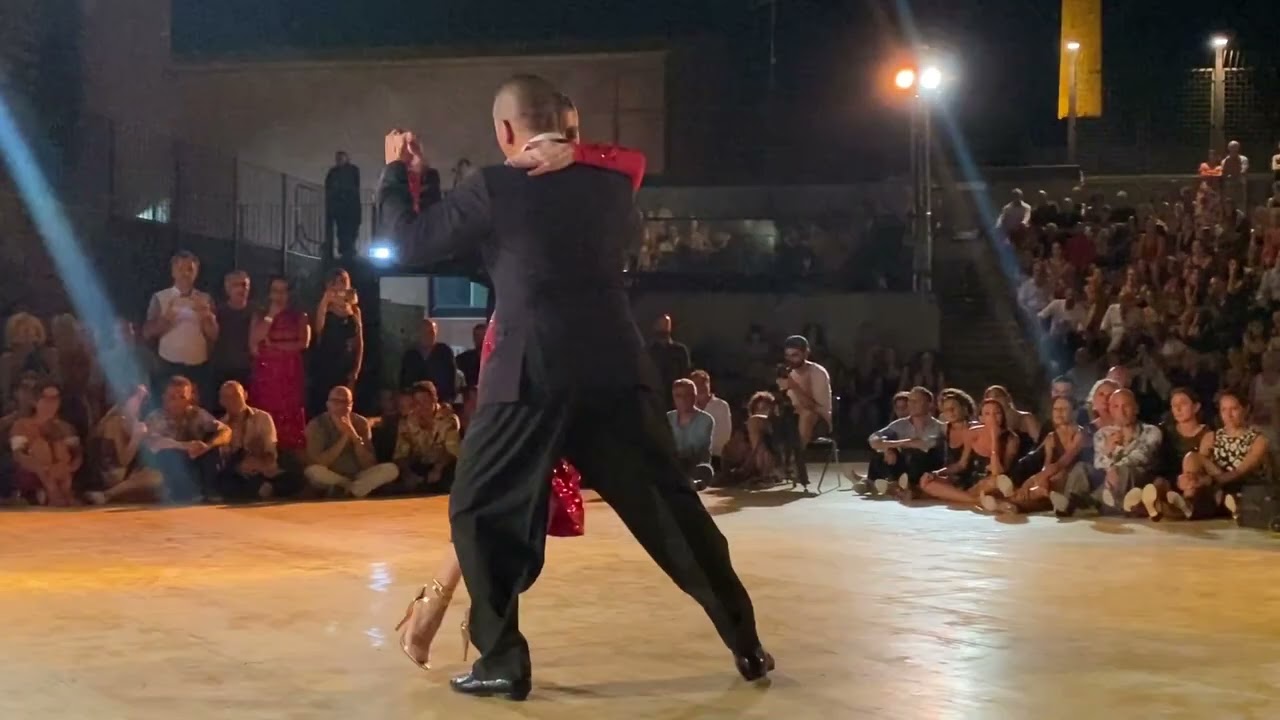 Carlos Estigarribia y Gisela Natoli  -  "Tu Boca Mintió” -   Orquesta Juan D’Arienzo