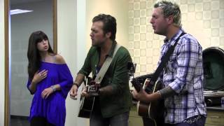 Gloriana Performing &quot;Kissed You Goodnight&quot;