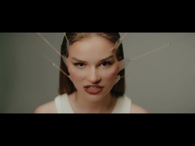 10 Von 10 von Julia Meladin ((jetzt ansehen))