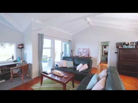 27 Takahe Road, Titirangi