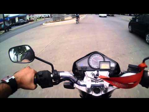 CB300r Recife, Tentando escapar da chuva.