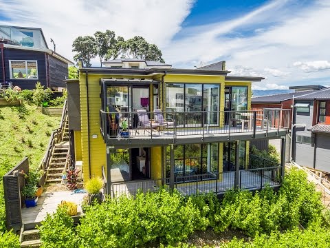 Contemporary family home | 4 Satchell Way, Kaiwharawhara, Wellington