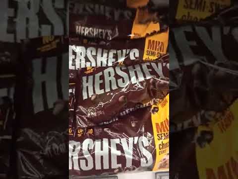 Mini Chocolate Chips #asmr  #satisfying #yummy #hersheychocolate  #short