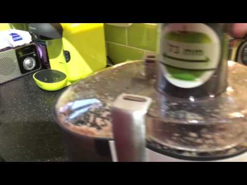 Sulčiaspaudė Juicer | Bosch | MES25A0 | Type Centrifugal juicer | Juodas/Baltas | 700 W | Extra large fruit input | Greičių skaičius 2 video