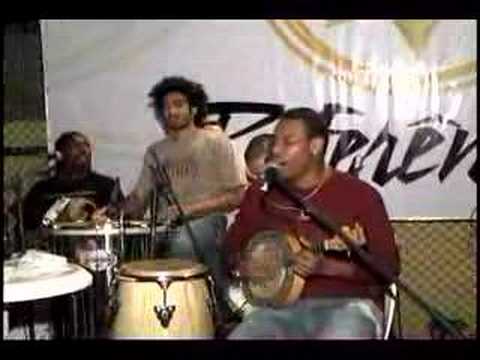 Grupo Referências e Carica (Sensação)