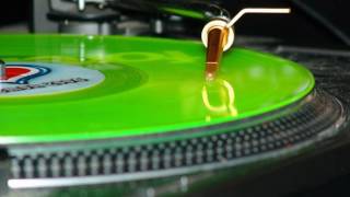 Fresh Celeste & M4 Sers - Shake It Up (Instrumental)