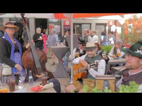 d r u m h e r u m  2024 in Regen: Eine Minute "Live" aus JEFFs Cafe Bar.