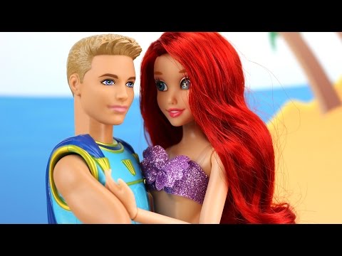 Deberia Casarse Ariel con Tritón? Con Frozen Anna y Elsa. AventurasJuguetes Video