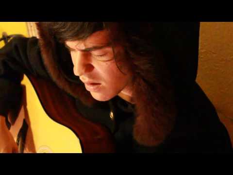 EMMA SAFRAINSKI - Los Reptiloides (acoustic)