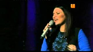 Laura Pausini - Lado Derecho del Corazón (Acústico)