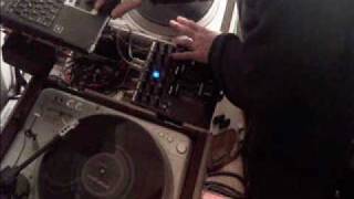 beat juggle- gil scott heron &#39;must be something&#39;