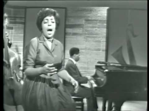 Carmen McRAE " Love For Sale " !!!