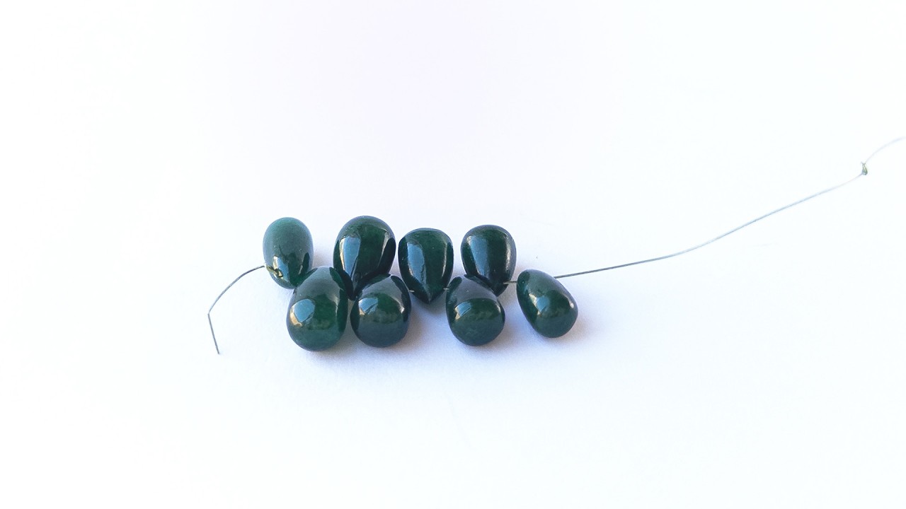 Emerald | Smooth Briolette| 6.7-8.5mm Bead Size | 6 or 8 Pieces | 30 or 40 Carats video