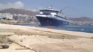 preview picture of video 'blue star naxos Tinos 10 mpofor !!'