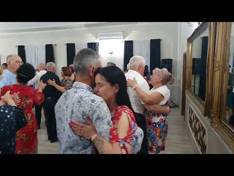 Tango "Bajka" to utwór PEREŁKA na teraźniejszych zabawach a Kasia wtulona w ramiona męża daje efekt