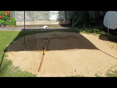 Pool Aufbau Teil 4 - Unterbau mit Waage ebnen