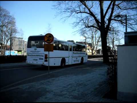 Gamla Uppsala Buss 722 åker in på Centralstationen