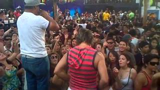 Buz-K2 - Ella me levanto (Daddy Yankee) en Be Praia 01-02-2014