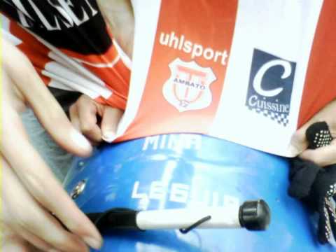 "El bombo de los macareños" Barra: Furia Roja &bull; Club: Técnico Universitario