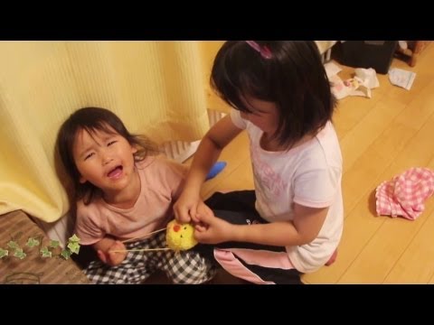 パパの作ったマスコットを巡って喧嘩してしまう英奈＆玲美