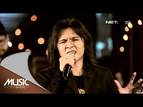 Alex Rudiart - Aku Milikmu (Dewa 19 Cover) (Live at Music Everywhere) *