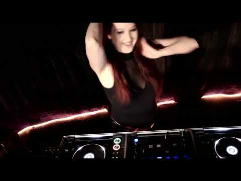 Sydney Blu Quaranstreaming from Northern Canada