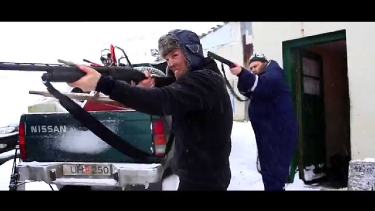 One Scene islenskur texti