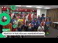 Kinderen ontmoeten Feyenoord spelers op een drukke fandag