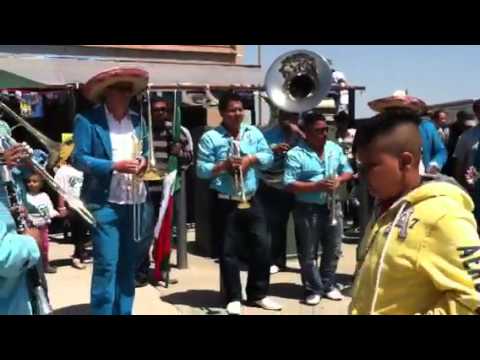 Banda desmadre alegre y villa linda