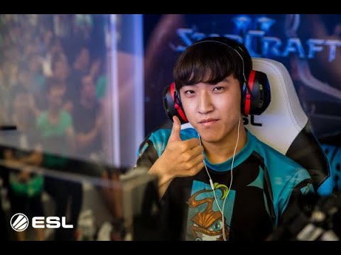 Starcraft 2 - Modern Micro Compilation