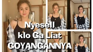 Download lagu #TikTok #Gasolina #Hot Goyang tik tok gosalina bikin mata sama itu nganu pokoknya!! mp3 Download lagu #TikTok #Gasolina #Hot Goyang tik tok gosalina bikin mata sama itu nganu pokoknya!! mp3