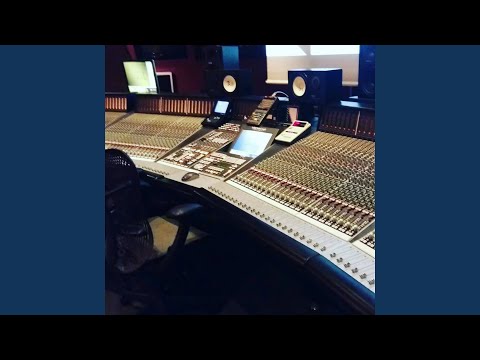 download lagu mp3 mp4 Les Levres, download lagu Les Levres gratis, unduh video klip Les Levres