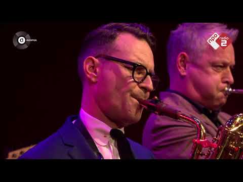 New Cool Collective - 'Snowball' live bij Muziekcafé