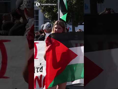 Yunanistan'da İsrailli turistleri taşıyan gemi protesto edildi