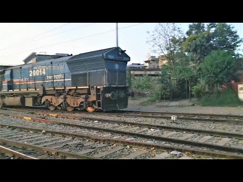 (15934) (Amritsar - Dibrugarh) Weekly Express (I.C.F) With (SGUJ) WDP4 Locomotive.!! Video