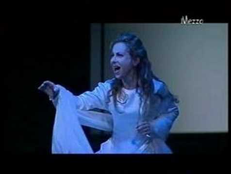 Natalie Dessay - Hamlet - "A vos jeux..." (scene - part 1)