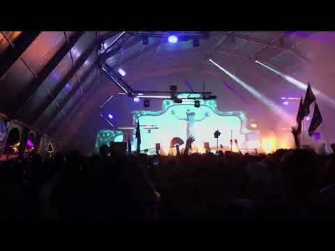 Valentino Khan - “¡MAS CRAZY! (feat. Deorro)” at Countdown