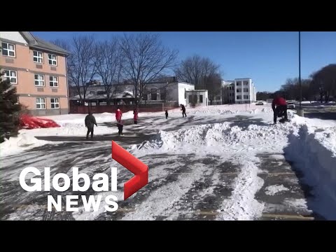 Coronavirus outbreak: Canadians quarantined at CFB Trenton seen getting fresh air