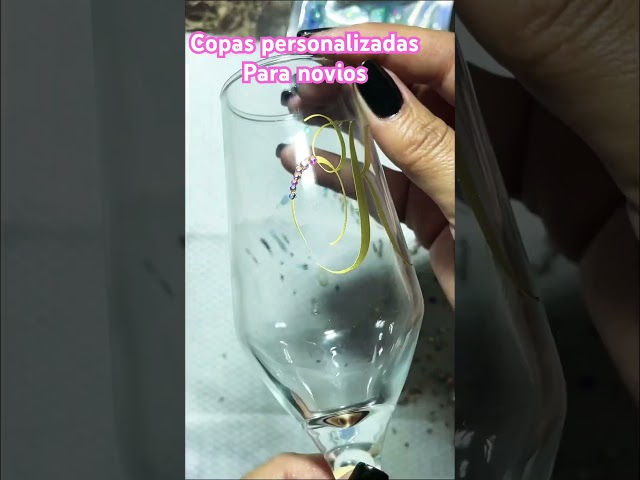 Vídeo relacionado con Copa, taza vintage hecha a mano, cáliz dorado repujado, cáliz vintage, copa, mini copas de vino para bares domésticos, fiestas, bodas