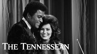 Loretta Lynn accepts the 1972 CMA Award for Female Vocalist of the Year #shorts