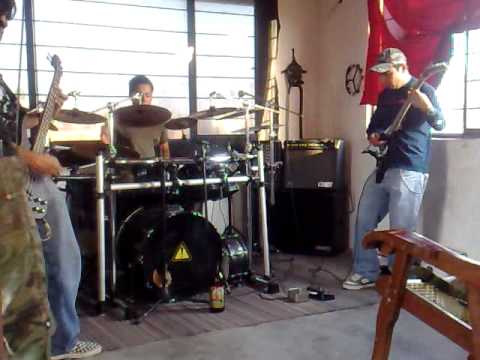 MaRRaNiZeR....COVER LLUVIA MARRON...STINKHOLE