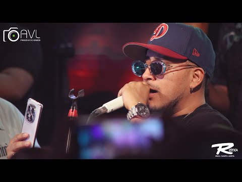 Corazón Partío / Mix Que Agonia / Manos De Tijera / Partido En Dos - Barrio Fino en Rustica