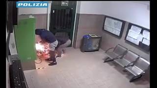 Furti nelle stazioni: i ladri usano la fiamma ossidrica per scassinare il distributore di bigliet...
