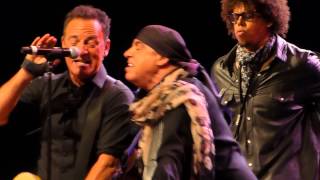 Bruce Springsteen - Sherry Darling - Perth 7 February 2014