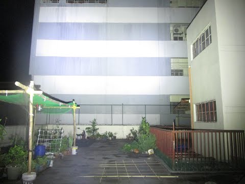 Astrolux EC03 (3x XHP50.2 6500k) vs Astrolux EC03 (3x XHP50.2 5700k) 6700 lumens beam compare